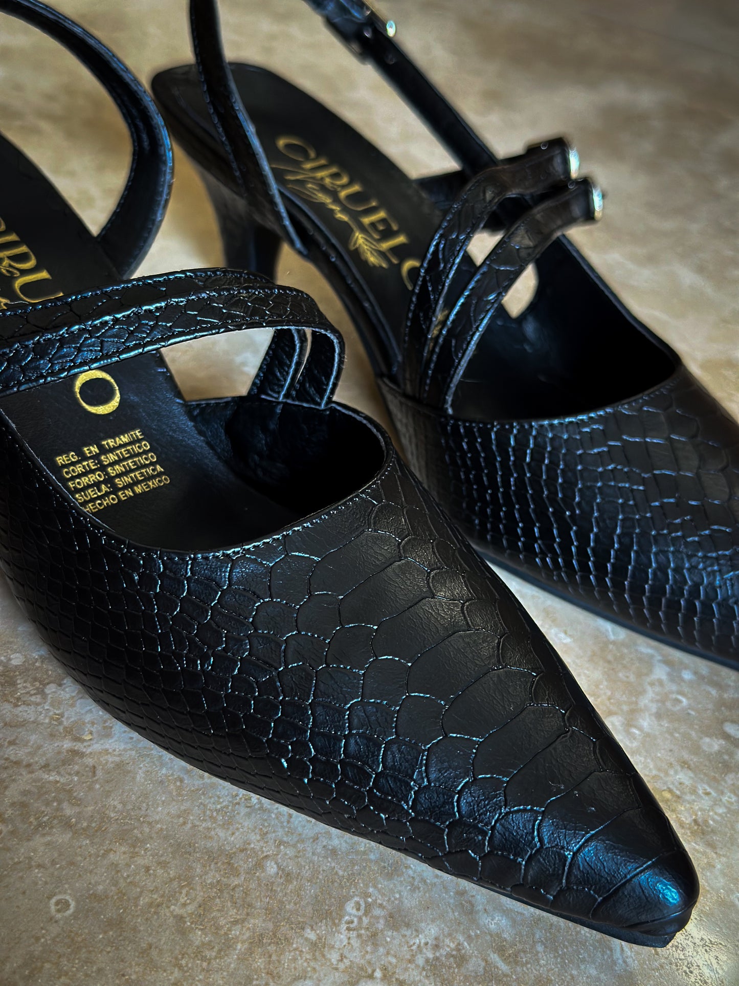 Croco Black